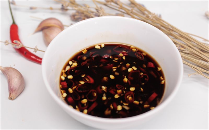 Bật mí cách làm nước chấm vịt quay lá mắc mật ngon nhất