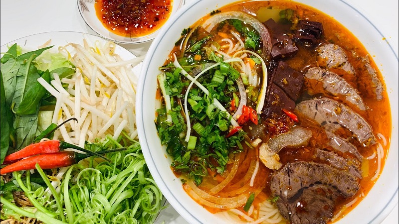 Mở quán bún bò Huế có cần phải đăng ký kinh doanh hay không